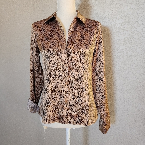 Sincerely Jules Animal print button down shirt size Medium  New with tags - Picture 1 of 7
